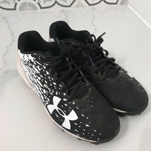 Under Armour Baseball Cleats Size 4.5 Youth